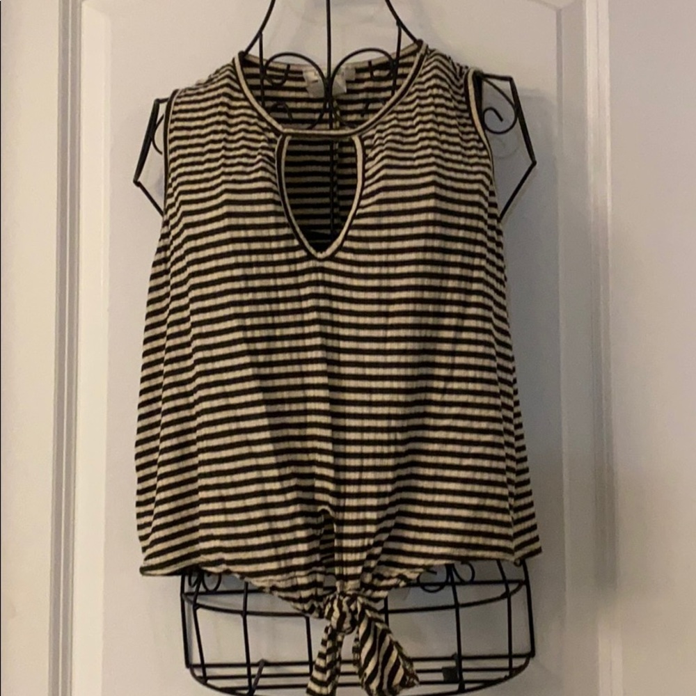 Crop Top key hole and knot